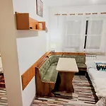 Kacperek W Centrum Willowa 4a *