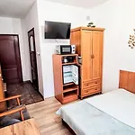 Kacperek W Centrum Willowa 4a *