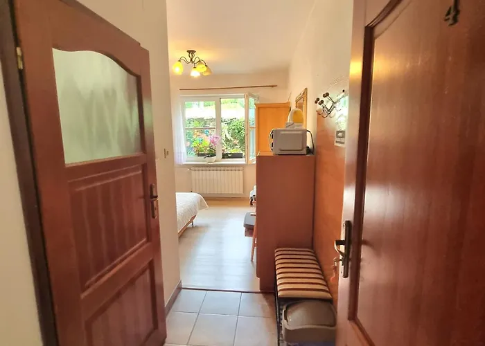 Kacperek W Centrum Willowa 4a בית אירוח שצ'צ'ירק